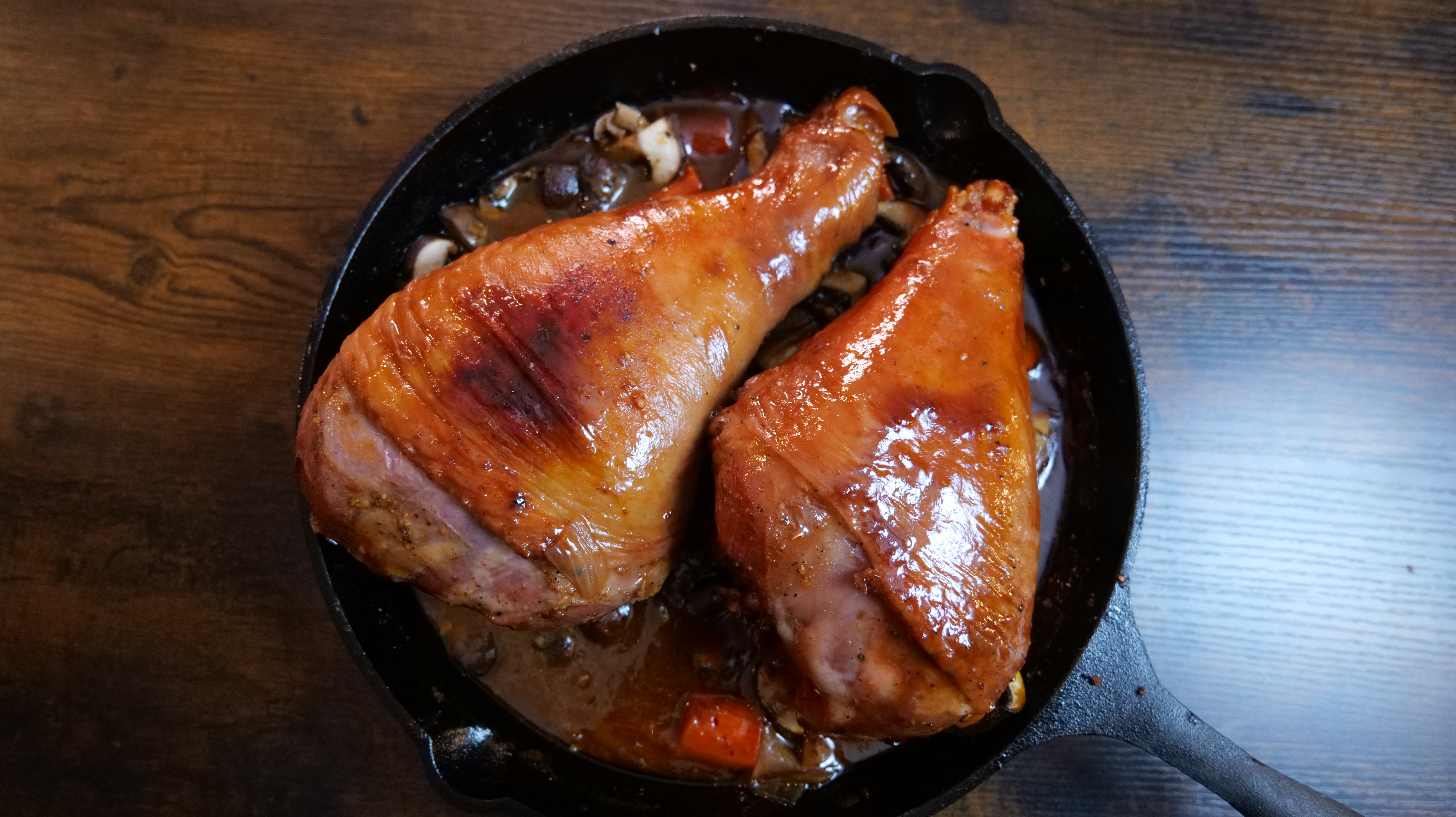 Glasierte Putenunterkeulen vom Kamado