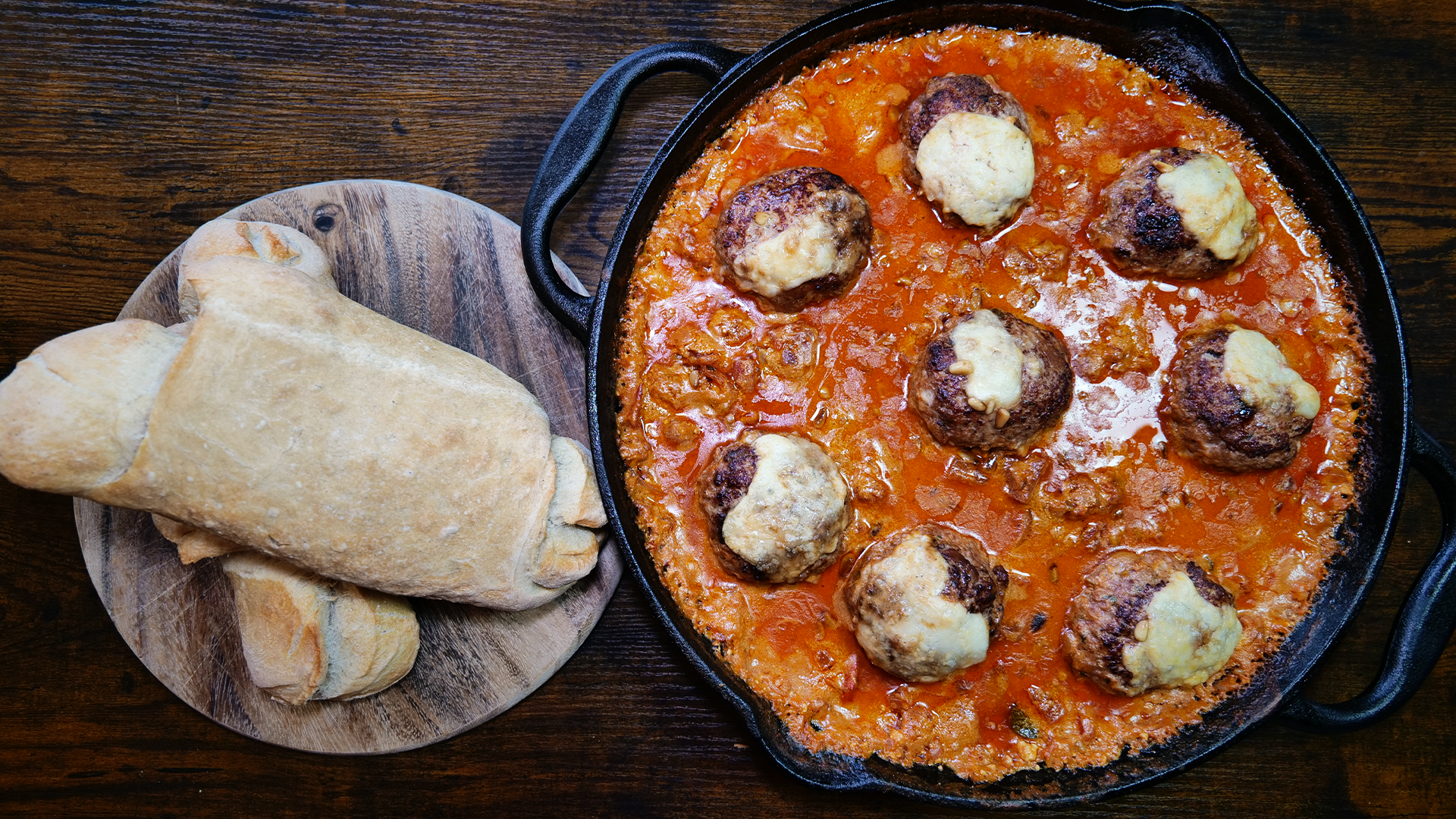 Toskana-Frikadellenpfanne im Kamado