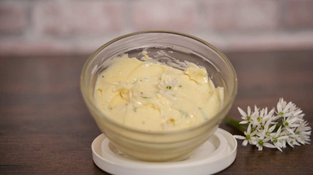 Bärlauchblüten-Butter